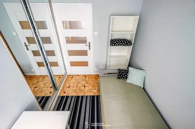 Cichy pokój z dobrą komunikacją (PKP, ZTM) dla dziewczyny. - miniatura 3