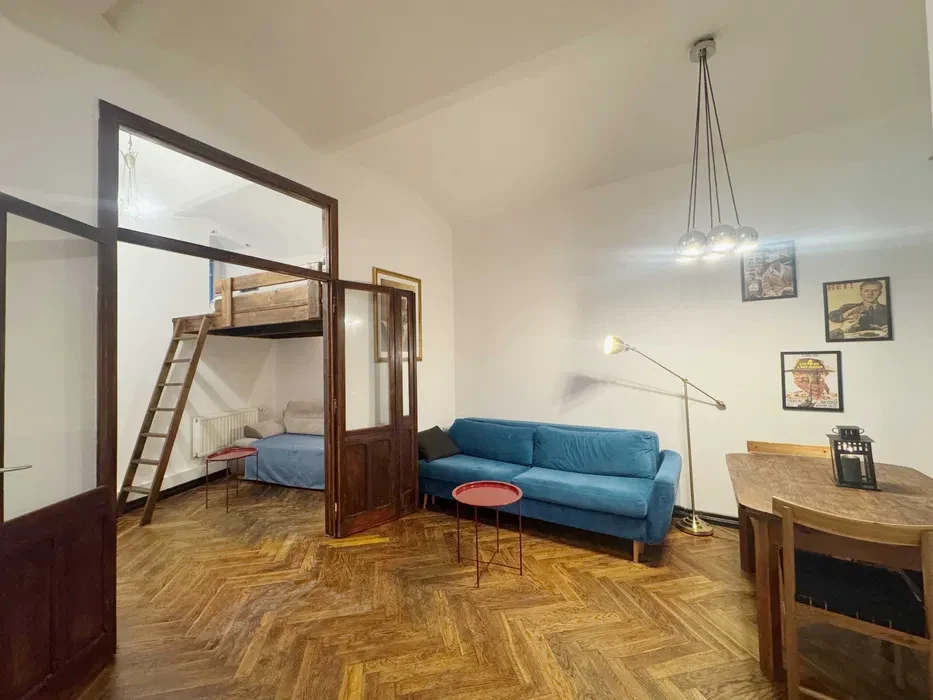 Klimatyczne mieszkanie w centrum - 2 sypialnie + salon - 1/8