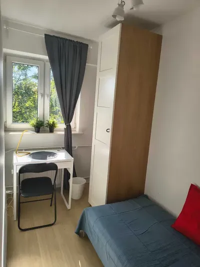 Pokój na Bródnie w mieszkaniu z młodymi ludźmi