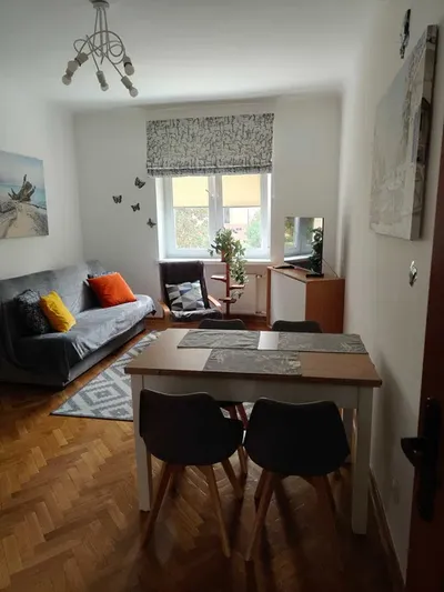 Wynajmę mieszkanie -2 osobne pokoje/KLIMATYZACJA / blisko Ronda Wiatraczna - miniatura 2