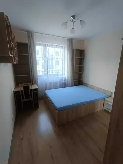 Pokój w mieszkaniu 3pok, Praga południe, 3 min do skm Grochów, 13 min do centrum skm