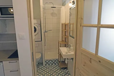 1 Pokój nieprzechodni, Metro 20 metrów, Centrum 4 przystanki, ochrona 24h - miniatura 4