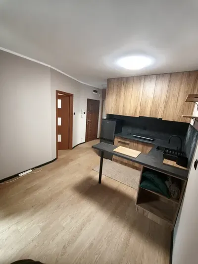 WYNAJMĘ OD LISTOPADA - Świeżo po remoncie 27m2 - miniatura 5