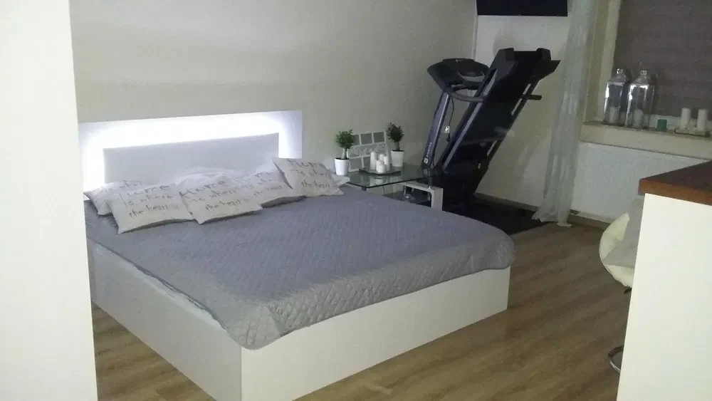 Duża Kawalerka 35m2 + balkon - ul. Piękna 62aa - 1/8