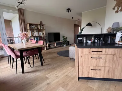 Piękne, wyjątkowe, duże 3-pokojowe mieszkanie (68 m²) z oknami na 3 strony świata, duża kuchnia, dwie łazienki, wanna i prysznic – Warszawa, Wola - miniatura 3