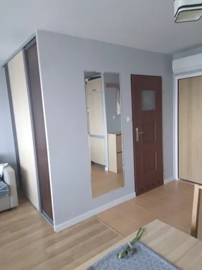 Kawalerka 27 m2 pokoj z aneksem kuchennym na Wawrzyszewie Bielany - miniatura 4
