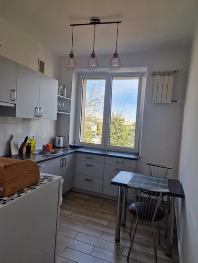 Wynajmę 2 pokojowe mieszkanie w ścisłym centrum - miniatura 4