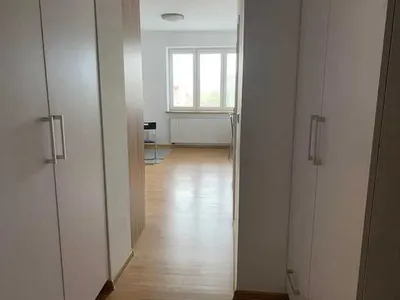Nowoczesna i funkcjonalna duża kawalerka 26 na 5 piętrze, obok PL. Inwalidów. - miniatura 2