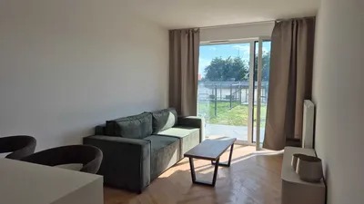 Wynajmę w pełni umeblowane mieszkanie o powierzchni 46 m² z ogródkiem przy ul. Langiewicza 37 w Rzeszowie - miniatura 2