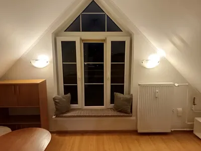Mała kawalerka na poddaszu - miniatura 3