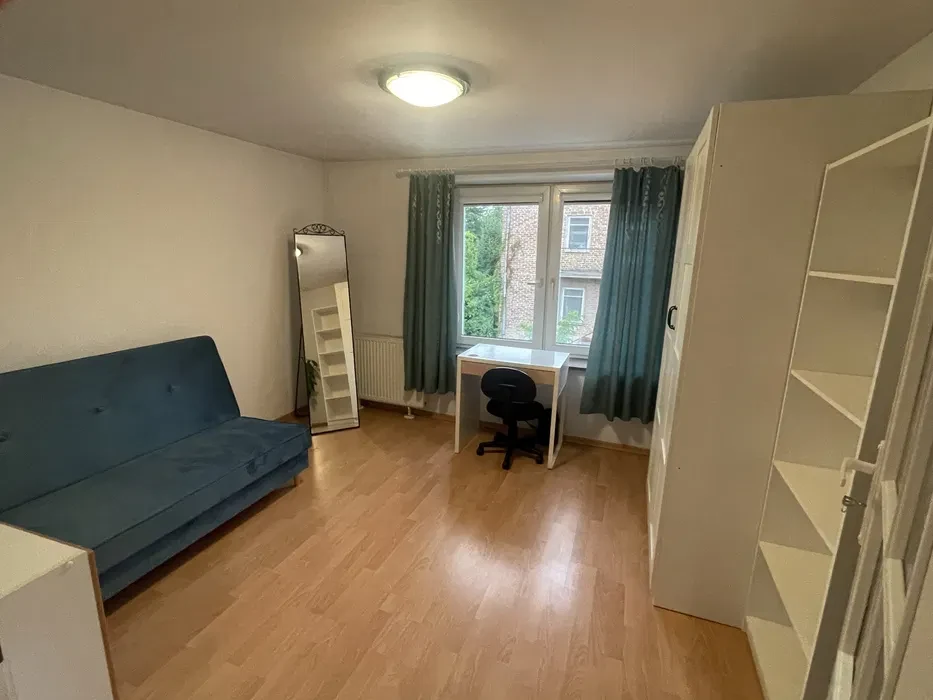 Dwa pokoje do wynajęcia 12 m2 i 14m2 - 1/7