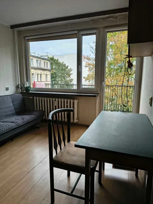 Dwupokojowe mieszkanie do wynajęcia, ul. Rakowicka w Krakowie, niedaleko Dworca Głównego, prywatny parking w cenie czynszu najmu - 1/8