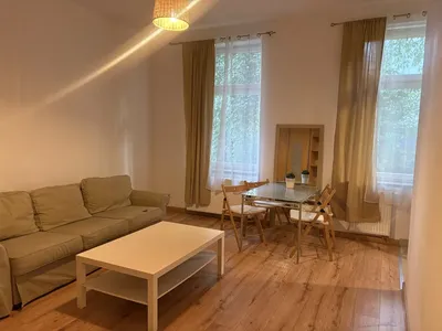 Przestronna kawalerka w okolicach al 29 listopada