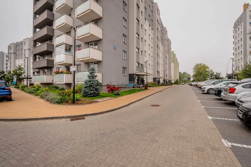 Przestronne M2 na Wynajem - Idealne dla Pary w Bloku z 2021 roku - 1/8