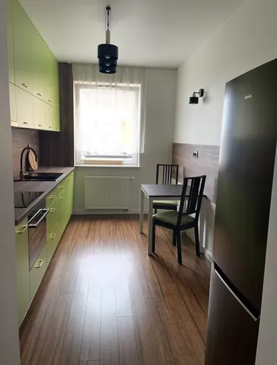 Do wynajęcia mieszkanie 3 pokojowe z oddzielną kuchnią - miniatura 2