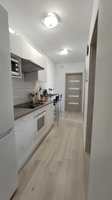 Jednoosobowy pokój w mieszkaniu w niskim bloku. Poznań Grunwald - miniatura 5