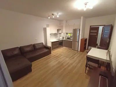 Mieszkanie do wynajęcia 45m2, dwa pokoje, garderoba, schowek, garaż