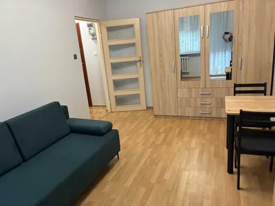 Kawalerka z balkonem i oddzielną kuchnią Gdynia Cisowa