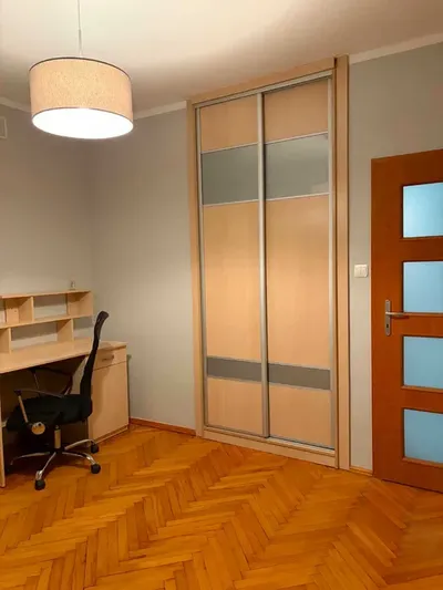 Do wynajęcia pokój jednoosobowy dla dziewczyny - bardzo blisko centrum - miniatura 3