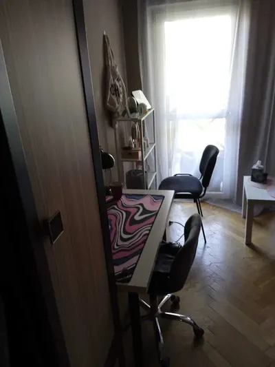 Pokój do wynajęcia studentce Krowoderska Kraków - miniatura 3