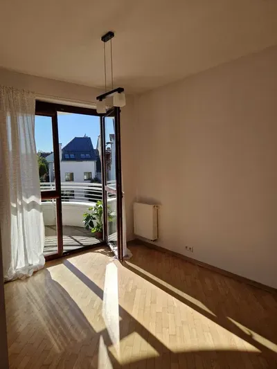 bezpośrednio 56 m Kabaty, 2 pokoje: garderoba, salon z kuchnią, sypialna + miejsce garażowe w garażu podziemnym + ustawny balkon - miniatura 2