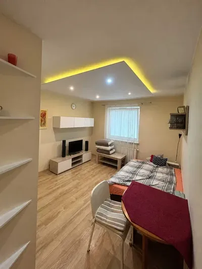 Do wynajęcia kawalerka o powierzchni około 26 m², położona na 3. piętrze w budynku z windą, przy ul. Bochenka 25B/172 w Krakowie. - miniatura 5