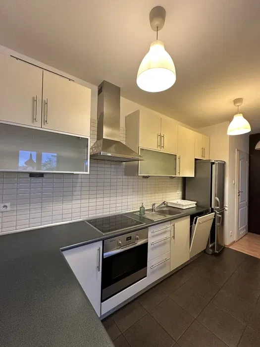 Okolice placu Szembeka, 2 duże pokoje, balkon, winda - 1/8