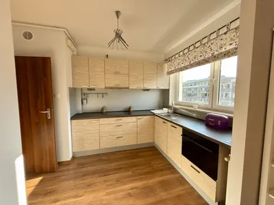 Mieszkanie 58 m² na Bemowie – metro, klimatyzacja, balkon, komórka lokatorska, parking - miniatura 2