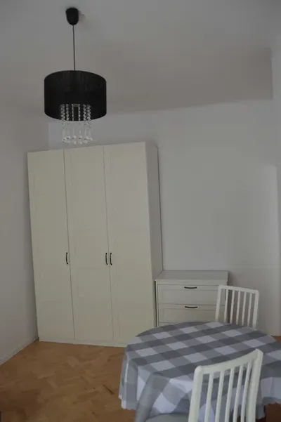 Mieszkanie - kawalerka na wynajem - miniatura 2