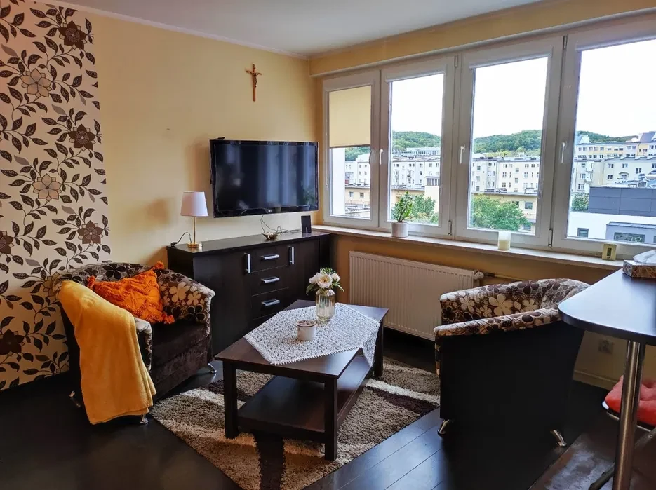 Wynajmę kawalerkę 606 747 208 w Gdyni - 1/8