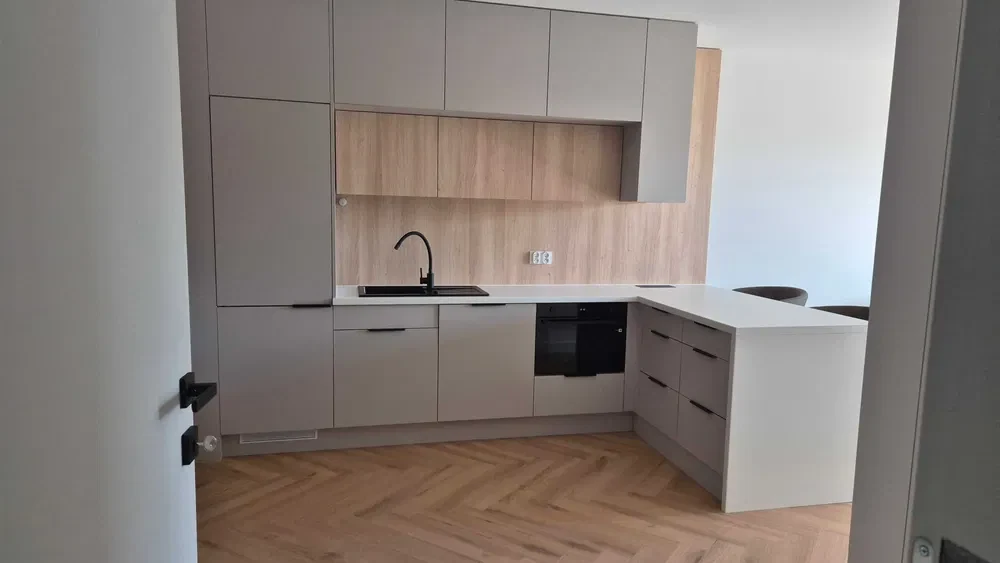 Wynajmę w pełni umeblowane mieszkanie o powierzchni 46 m² z ogródkiem przy ul. Langiewicza 37 w Rzeszowie - 1/8