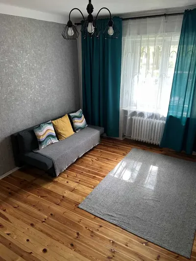 Komfortowa kawalerka na wynajem Kraków | osobna kuchnia | miejsce do pracy