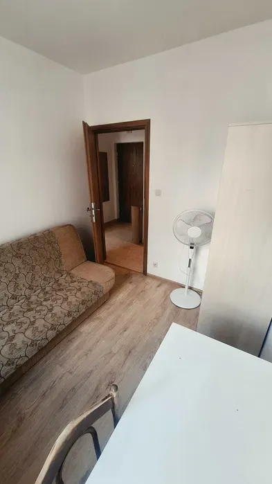 Małe mieszkanie dla pary lub studentów do wynajęcia. Świetna lokalizacja. - miniatura 4