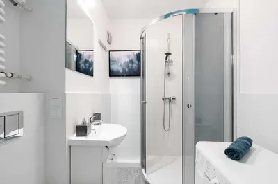 BEMOWO, śliczny pokój dla 2 osób - miniatura 3