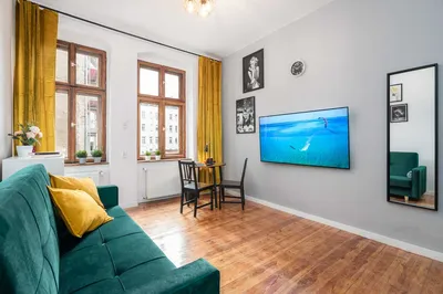 ładny nowy pokój bardzo Centrum, bardzo blisko na dworzec, na uczelnie, Blisko na Politechnikę i AWF, ze Smart TV 65" - miniatura 3