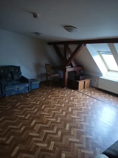 Pokój na klimatycznym ładnym poddaszu Poznań Sołacz Jeżyce Mieszkanie Damskie - miniatura 3