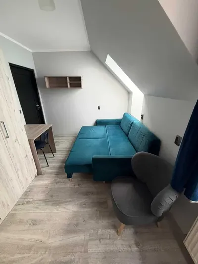 Kawalerka 15 m² z aneksem kuchennym i prywatną łazienką – Kraków, ul. Kadecka - miniatura 3