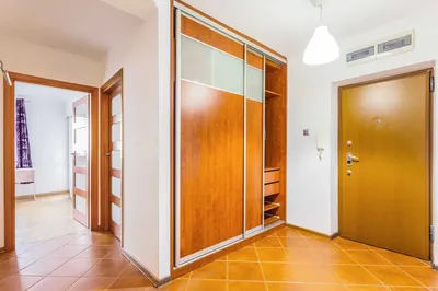 Pokój dwuosobowy z balkonem w 3-pokojowym na Pradze z dużą szafą - miniatura 5