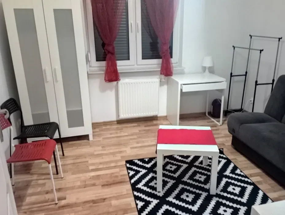 Mieszkanie 2 niezależnie pokoje w ogrodzonym bloku - 1/6