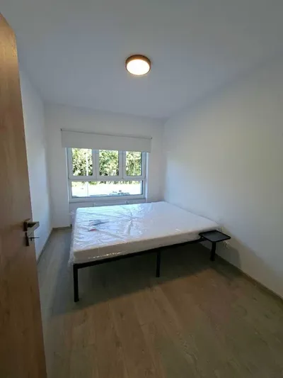 Nowe. 3 sypialni + salon, miejsce postojowe, BEZPOSREDNIO - miniatura 3