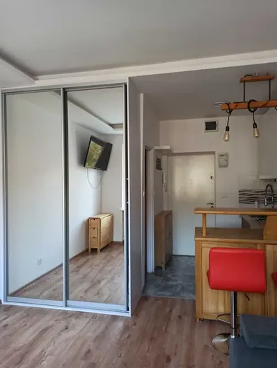 Kawalerka do wynajęcia 2500 zł za wszystko na Pradze Południe - miniatura 4