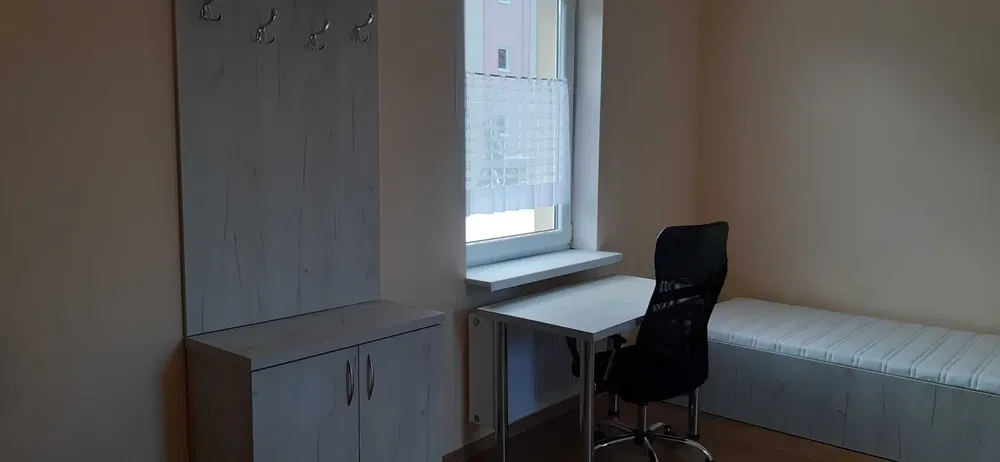 Pokój | Mieszkanie bezczynszowe 25m² | Umeblowane | Bez pośredników - 1/7