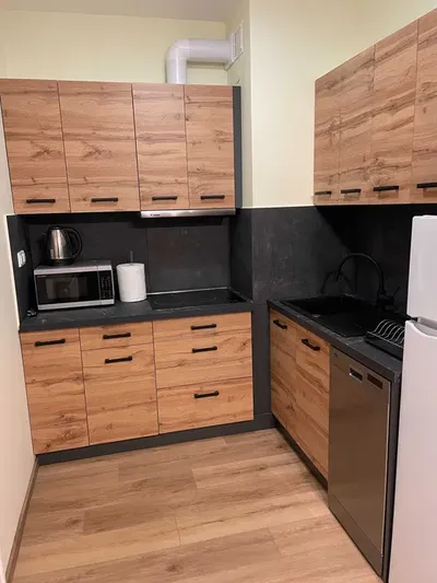Mieszkanie 40m2 z garażem, Praga-Południe, po remoncie - miniatura 5