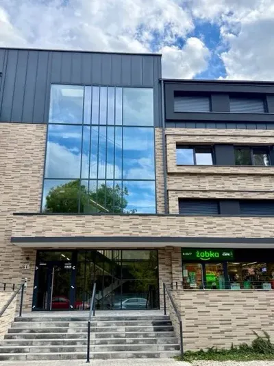2 NOWE POKOJE DLA STUDENTEK MEDYCYNY – Opole, ul. Targowa 18, klimatyzacja, wspólny salon, duży taras - miniatura 4
