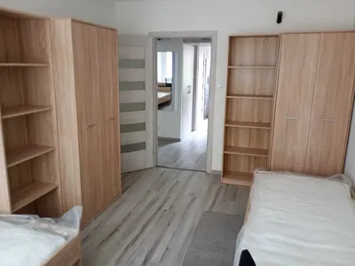 Wynajmę pokój, pokoje od 600 zł/os DZIESIĄTA,ul. Młodzieżowa, studentkom, kobietom, UMEBLOWANE po remoncie - miniatura 4