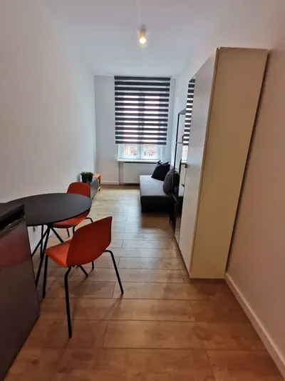Kawalerka w centum, Ul Taczaka 14. Blisko do UE, Merito, UAM - miniatura 2