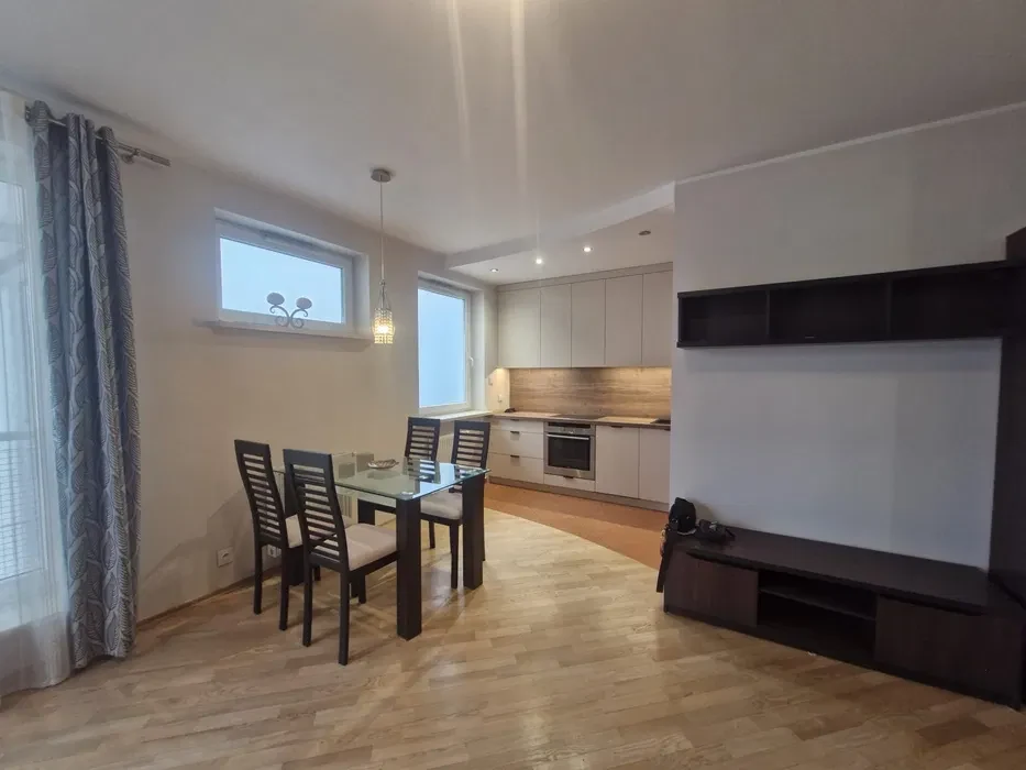 Wynajme mieszkanie 50 m2 Warszawa ul. Zawiszy - 1/8