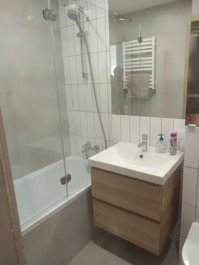 Wynajmę słoneczne mieszkanie, po gruntownym remoncie, w super lokalizacji // Sunny 2-Bedroom Apartment for Long-Term Rent – Gdańsk Przymorze - miniatura 5