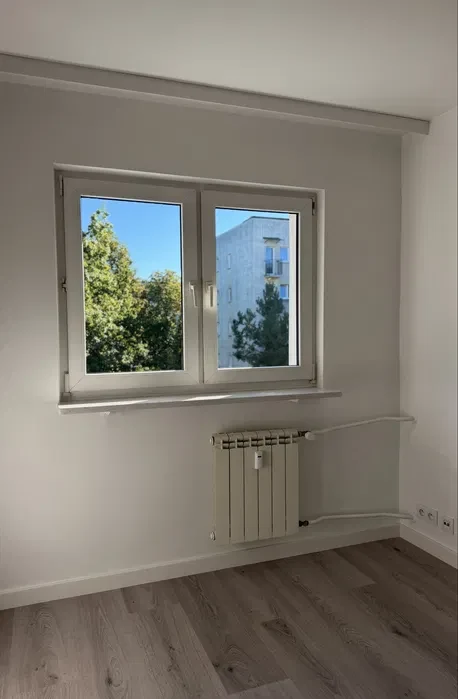 Do wynajęcia komfortowe, świeżo wyremontowane mieszkanie o powierzchni 38 m², położone przy ul. Kochanowskiego w Warszawie, na Bielanach 2 pietro - 1/13