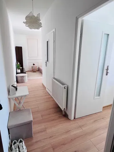 Rezerwacja Mieszkanie 41 m² z osobną sypialnią | bez pośredników (prowizji) | blisko uczelni | miejsce parkingowe | zwierzęta mile widziane - miniatura 3